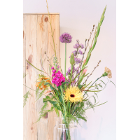 Wild boeket bloemen